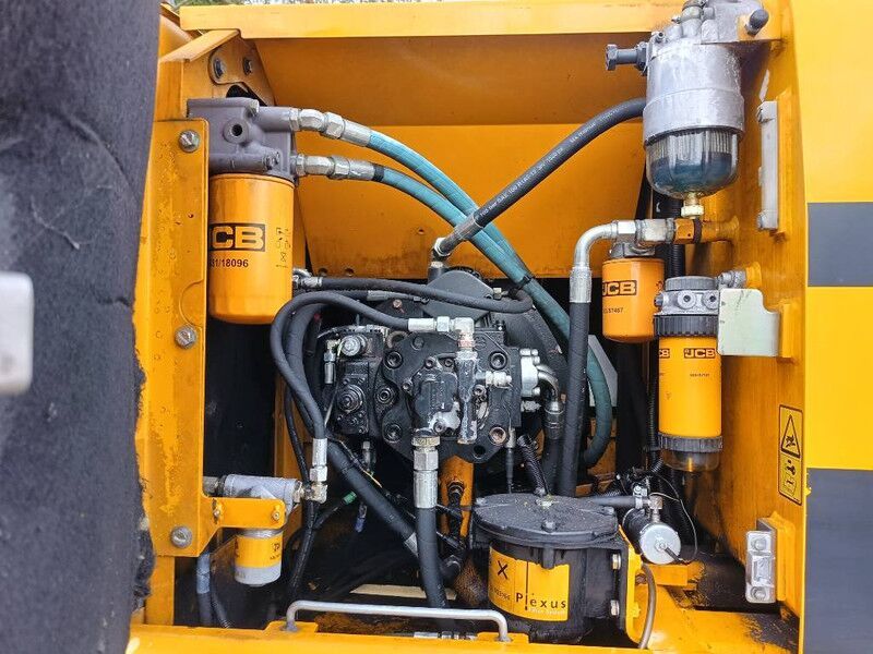 2011 JCB JS160W Material Handler