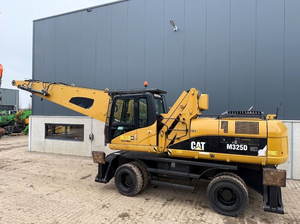 2008 Caterpillar 325D Material Handler