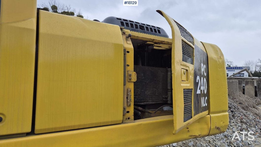 2006 Komatsu PC240LC-8 Crawler Excavator