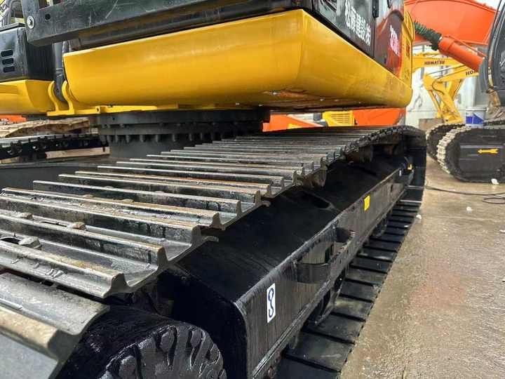 2022 Caterpillar 323D Crawler Excavator