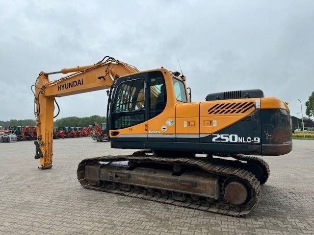 2011 Hyundai R250NLC-9 Crawler Excavator