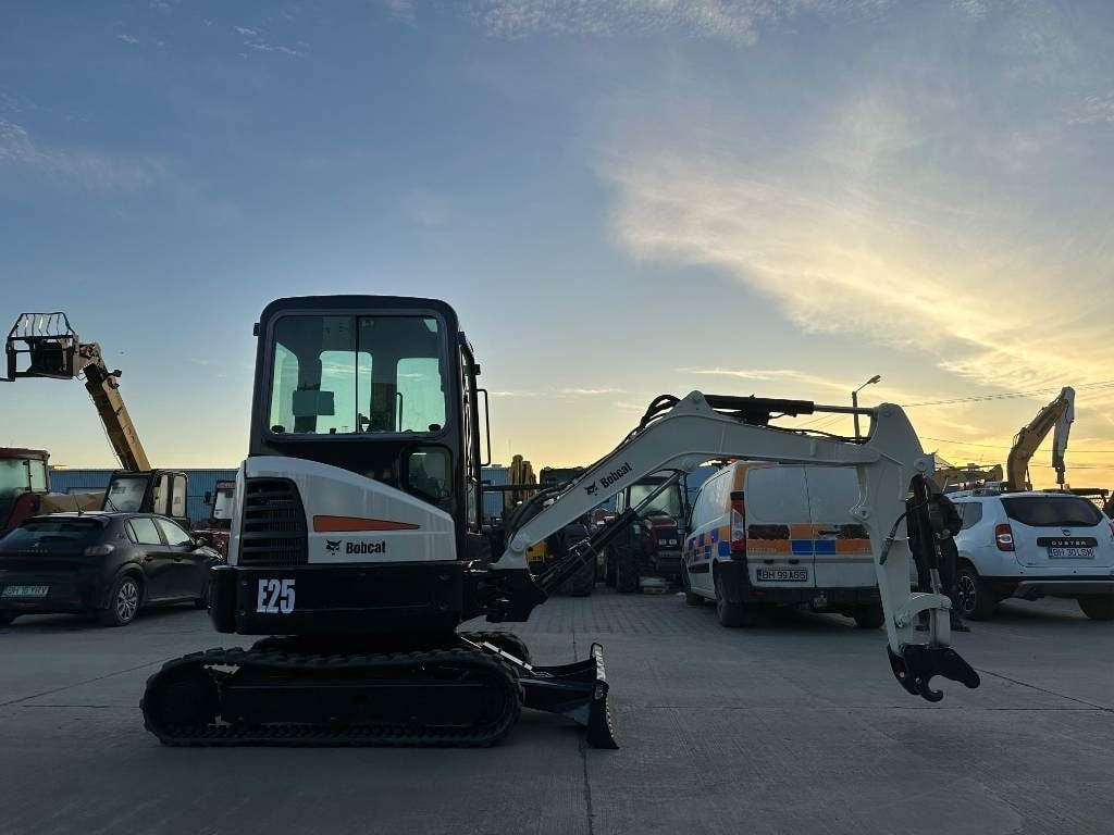 2013 Bobcat E25EM Mini Excavator