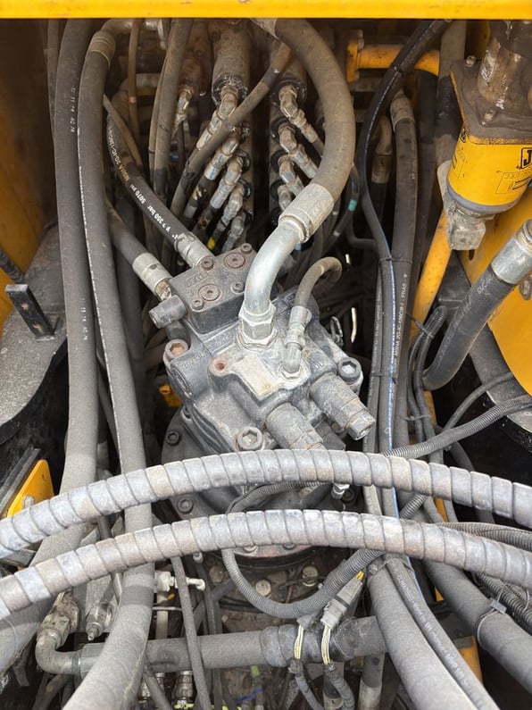 2015 JCB JS220LC Crawler Excavator