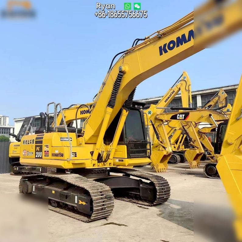 2022 Komatsu PC200-8 Crawler Excavator