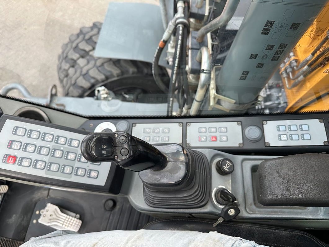 2015 Liebherr A914 Wheel Excavator