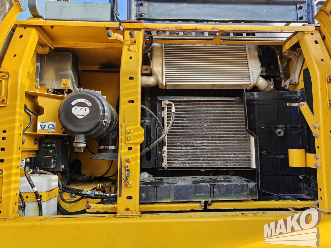 2016 Komatsu PC210LC-10 Crawler Excavator
