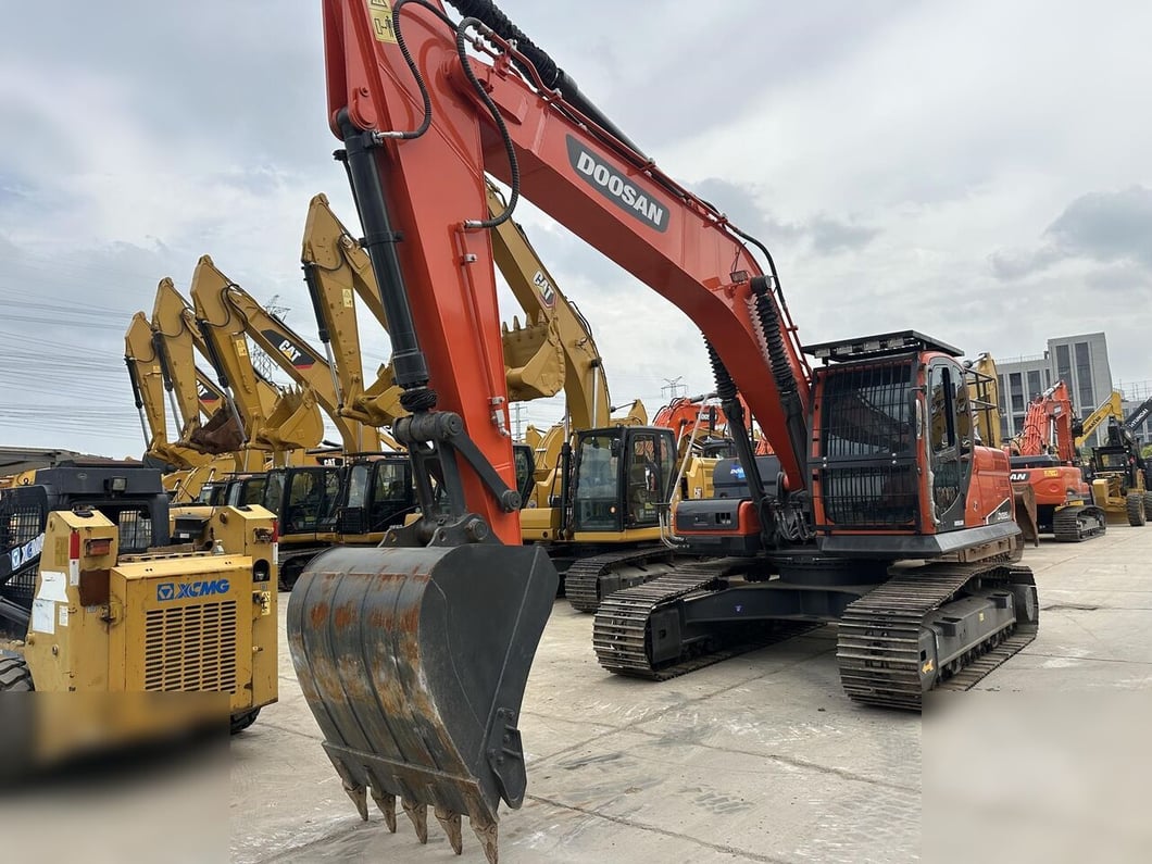 2024 Doosan DX225LCA Crawler Excavator
