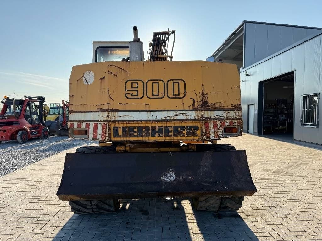 1992 Liebherr A900C Wheel Excavator