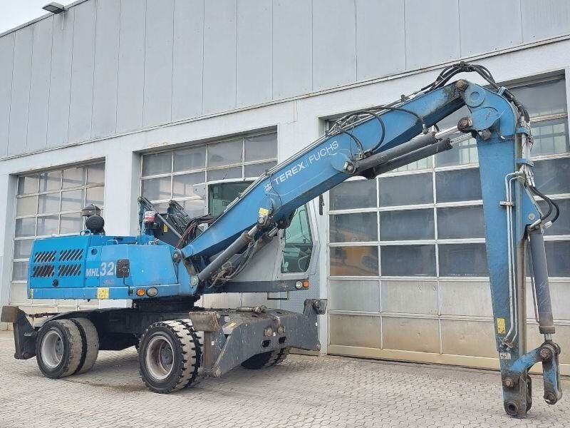 2016 Fuchs MHL320D Material Handler
