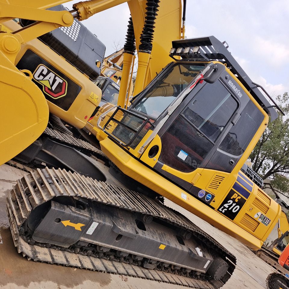 2024 Komatsu PC210LC-8 Crawler Excavator