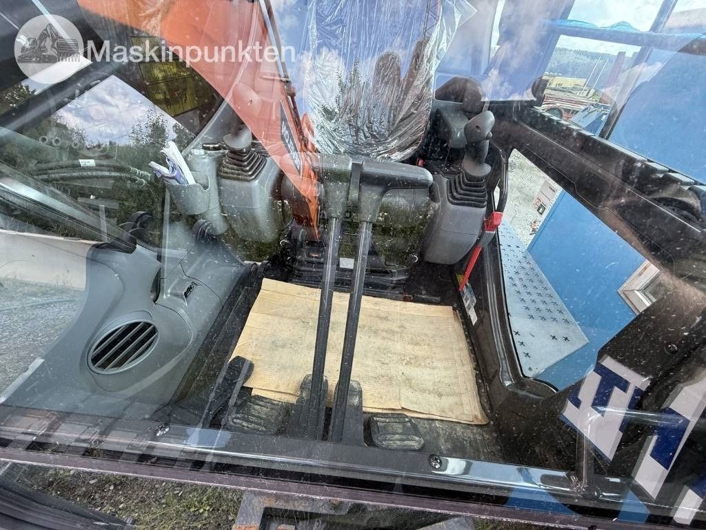 2025 Develon 800LC-7 Crawler Excavator