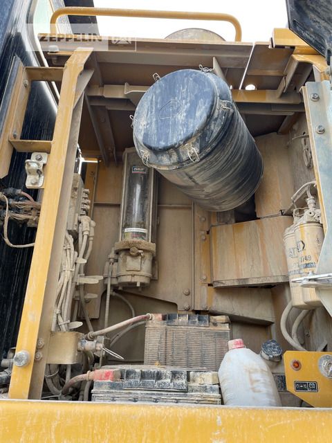 2019 Caterpillar 352F Crawler Excavator