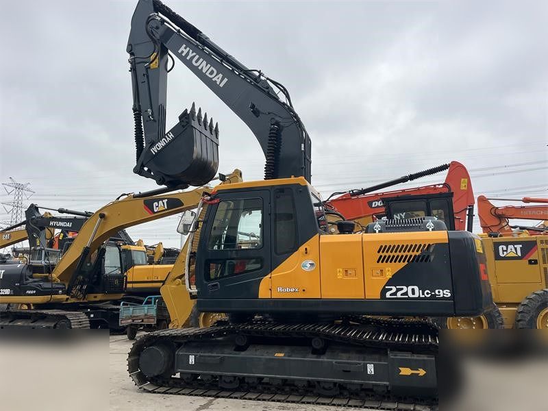 2020 Hyundai R220LC-9S Crawler Excavator
