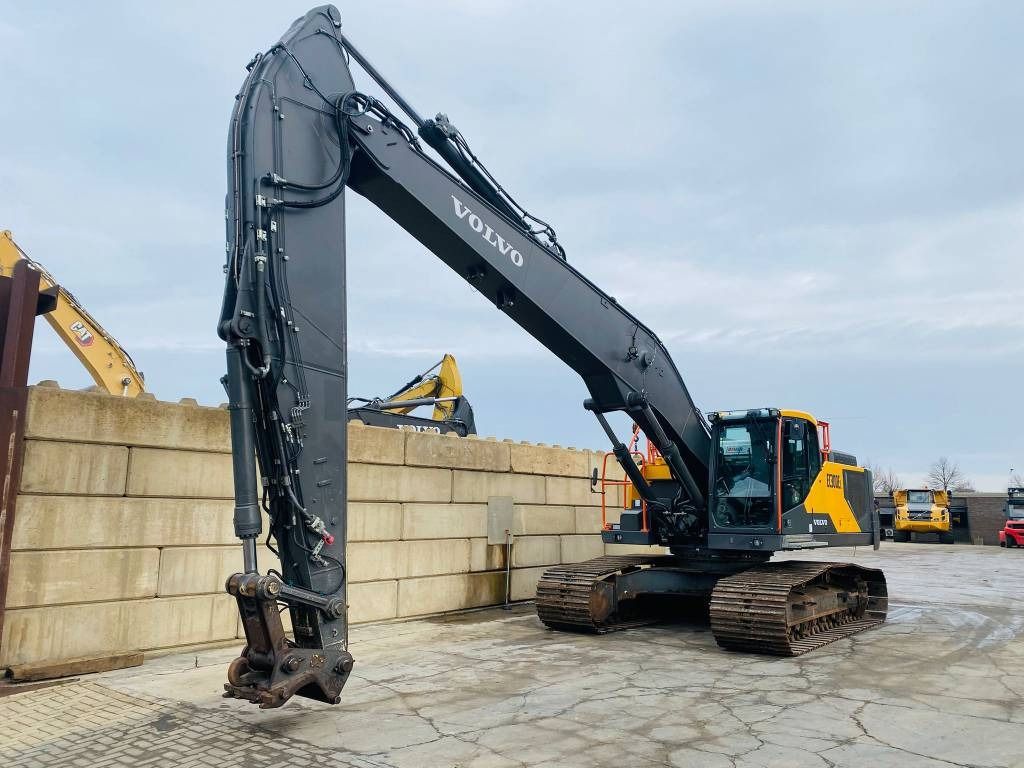 2021 Volvo EC300EL Crawler Excavator