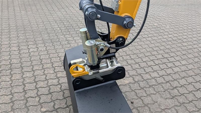 XCMG XE27E Mini Excavator