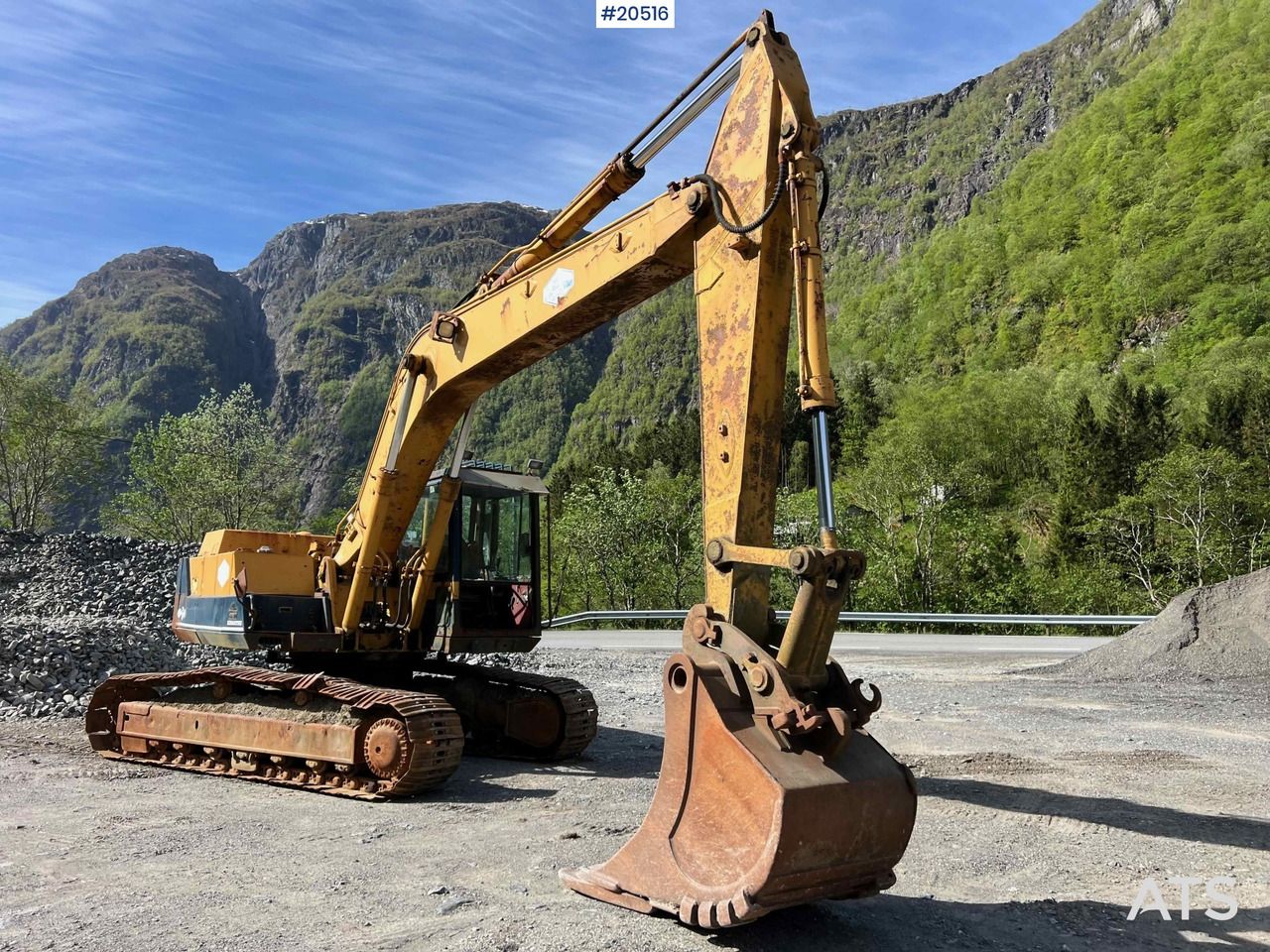 1998 Komatsu PC200-3 Crawler Excavator