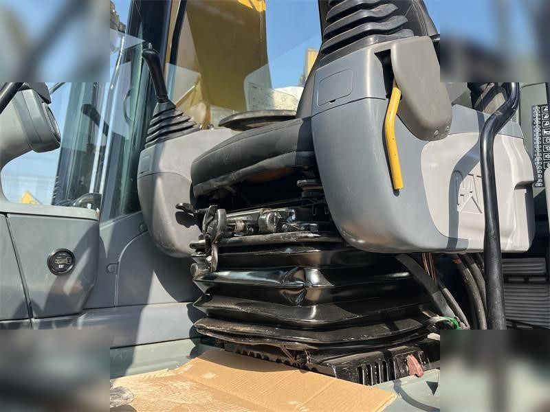 2011 Caterpillar 320D Crawler Excavator
