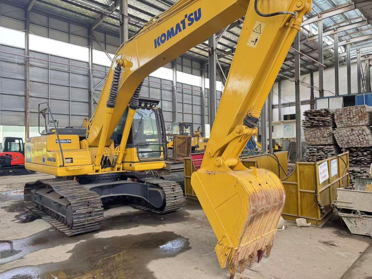 2018 Komatsu PC200-8 Crawler Excavator