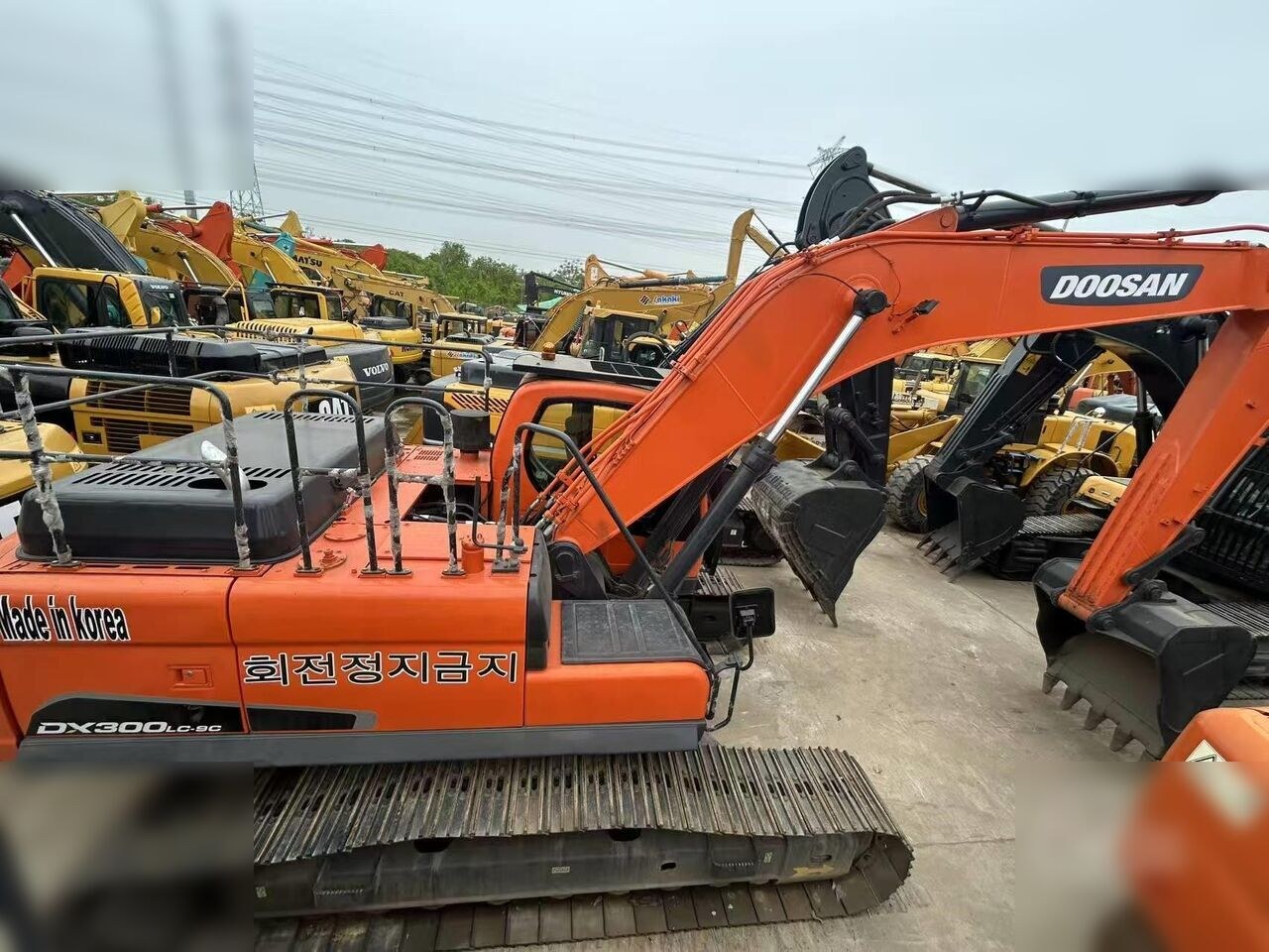 2021 Doosan DX300LC-9C Crawler Excavator