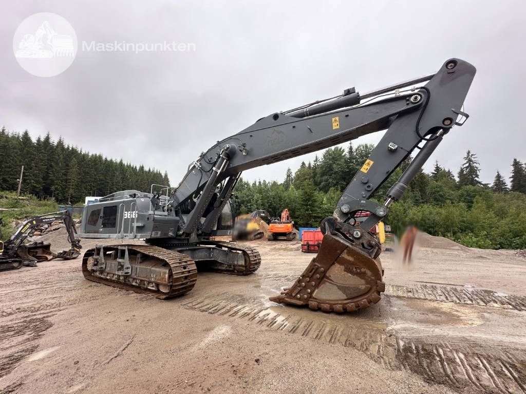 2021 Liebherr R966 HD Crawler Excavator