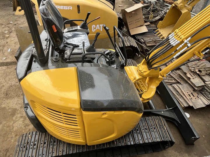 2016 Komatsu PC35MR-2 Crawler Excavator