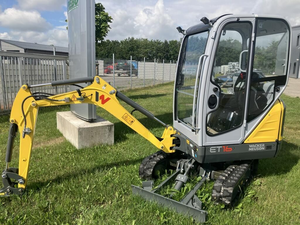 2022 Wacker Neuson ET16 Mini Excavator
