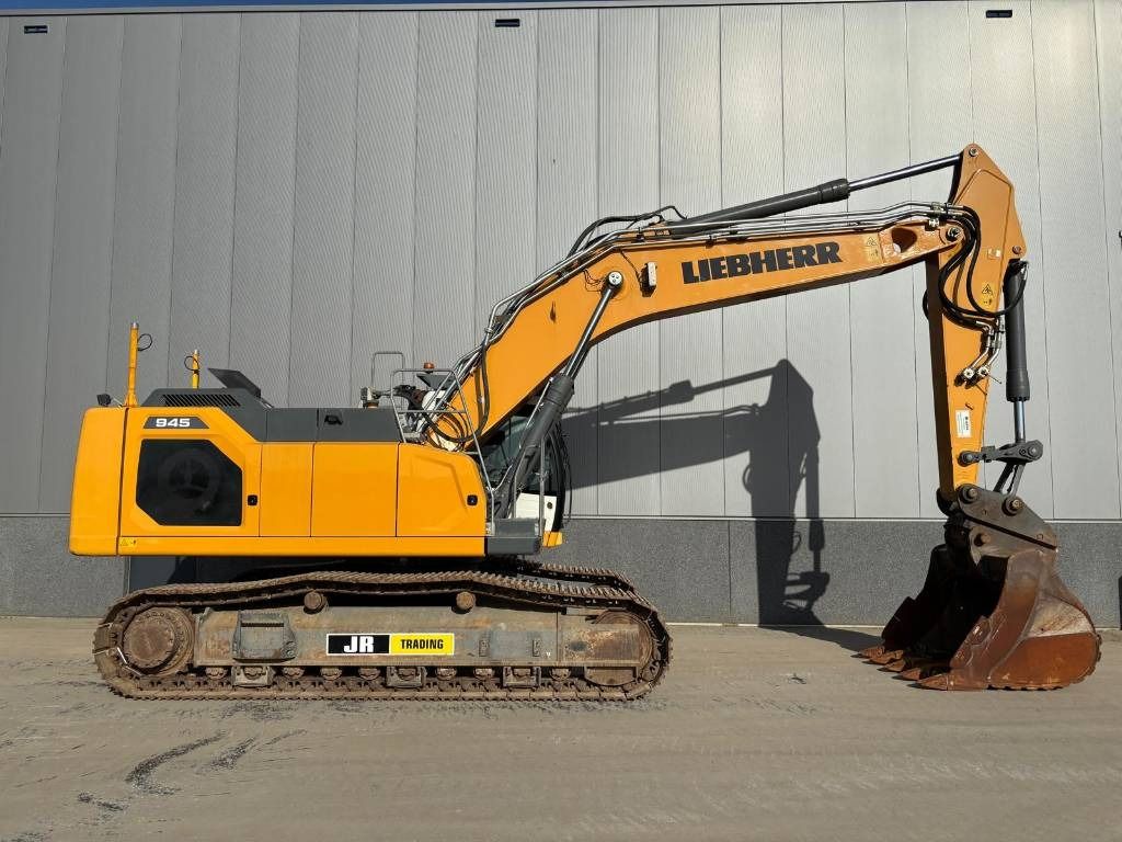 2021 Liebherr R945 Crawler Excavator