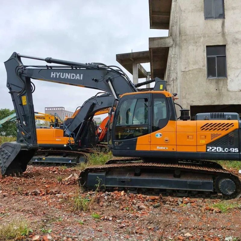 Hyundai 220 Crawler Excavator