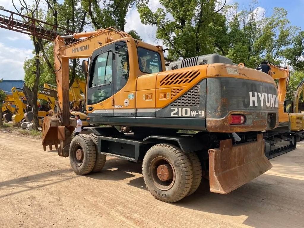 2023 Hyundai R210W-9 Wheel Excavator
