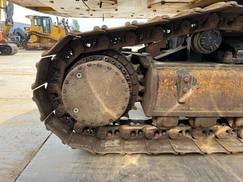 2018 Caterpillar 352F Crawler Excavator