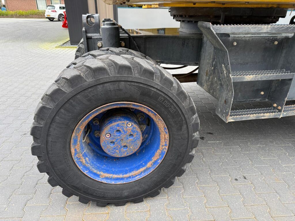 2018 Komatsu PW180-10 Wheel Excavator