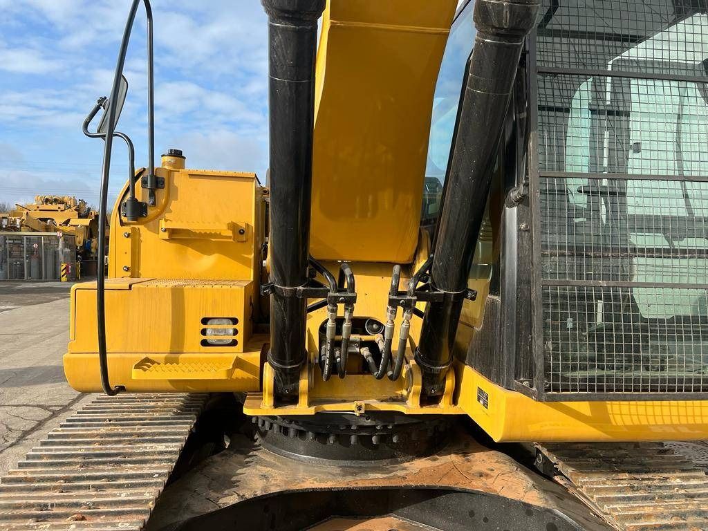 2025 Caterpillar 320D3 Crawler Excavator