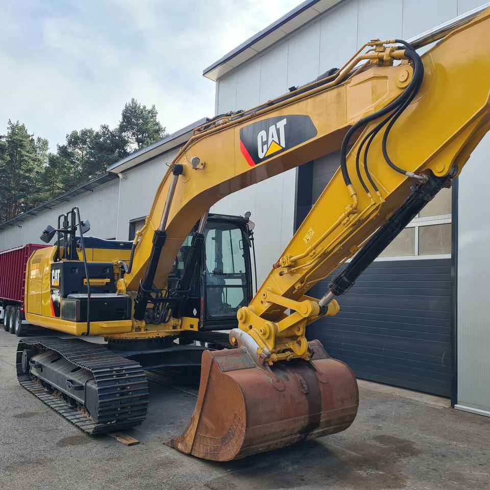 2016 Caterpillar 320E Crawler Excavator
