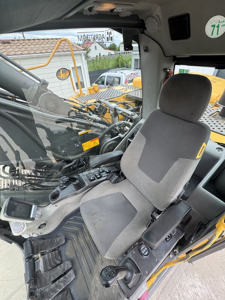 2009 Volvo EC240 CNL Crawler Excavator