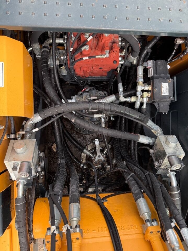 2019 Hyundai HX220L Crawler Excavator