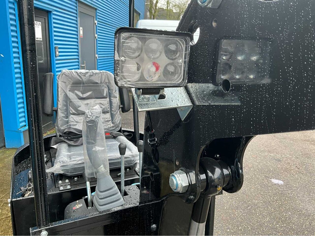 2026 Nuoman MINI Excavator 1000KG – 2 Years Warranty