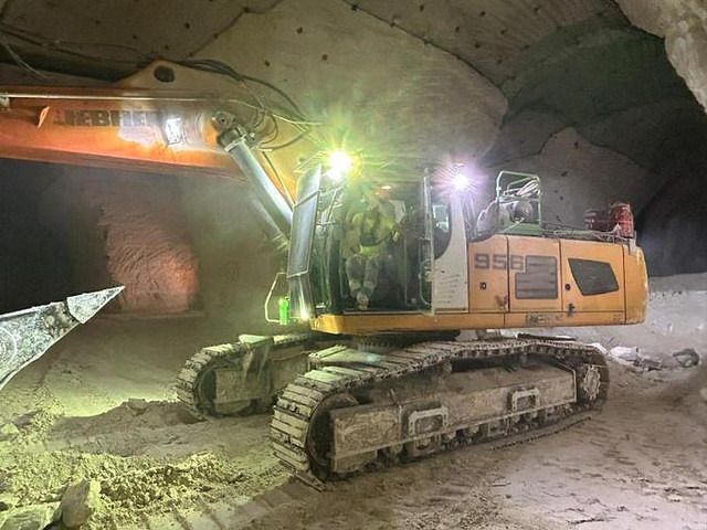 2018 Liebherr R956 HD Crawler Excavator
