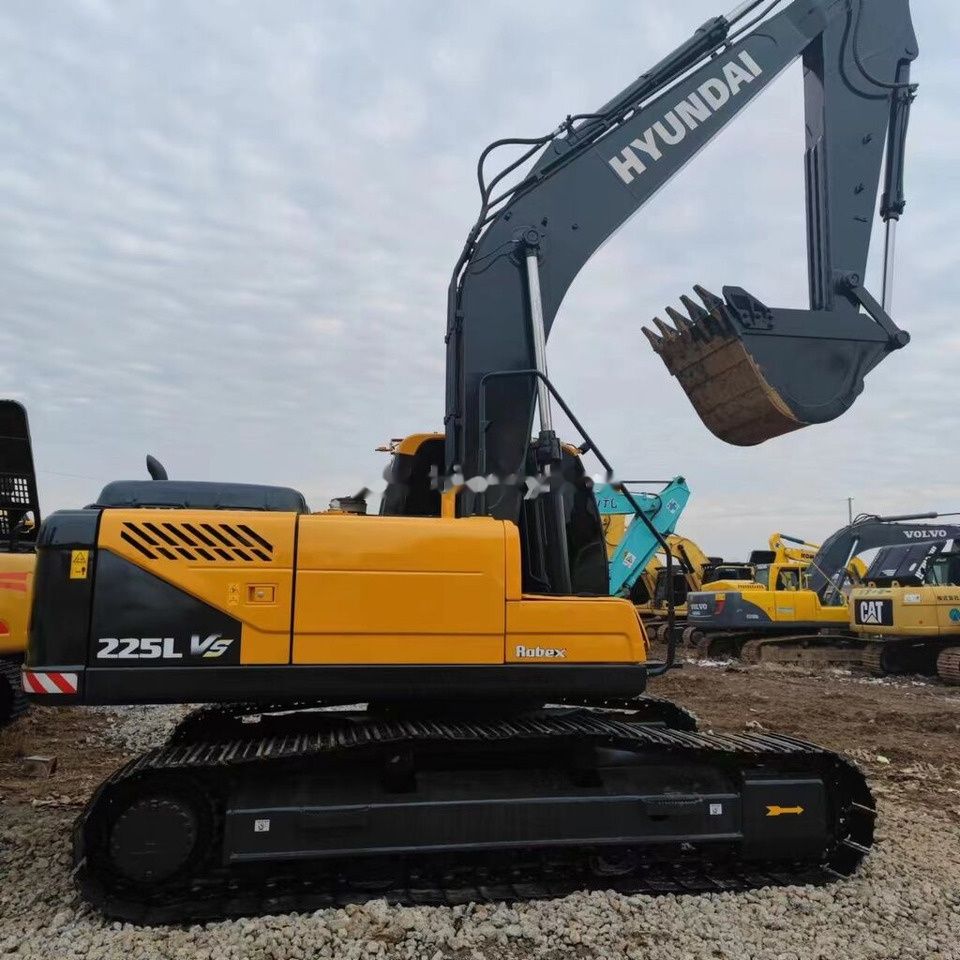 2022 Hyundai R225VS Crawler Excavator