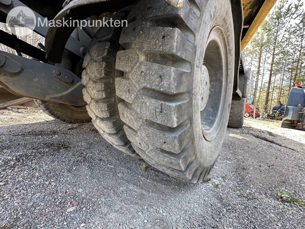 2007 Komatsu PW140-7 Wheel Excavator