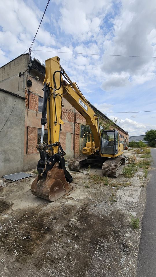 2005 John Deere 200C LC Crawler Excavator
