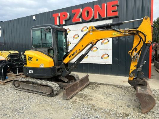 2016 Bobcat E35 Mini Excavator