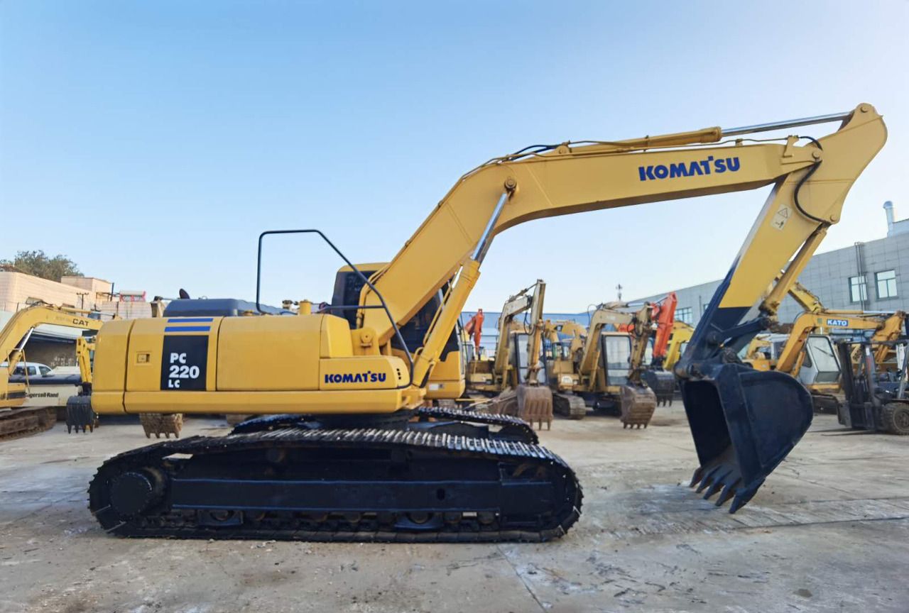 2020 Komatsu PC220-6 Crawler Excavator