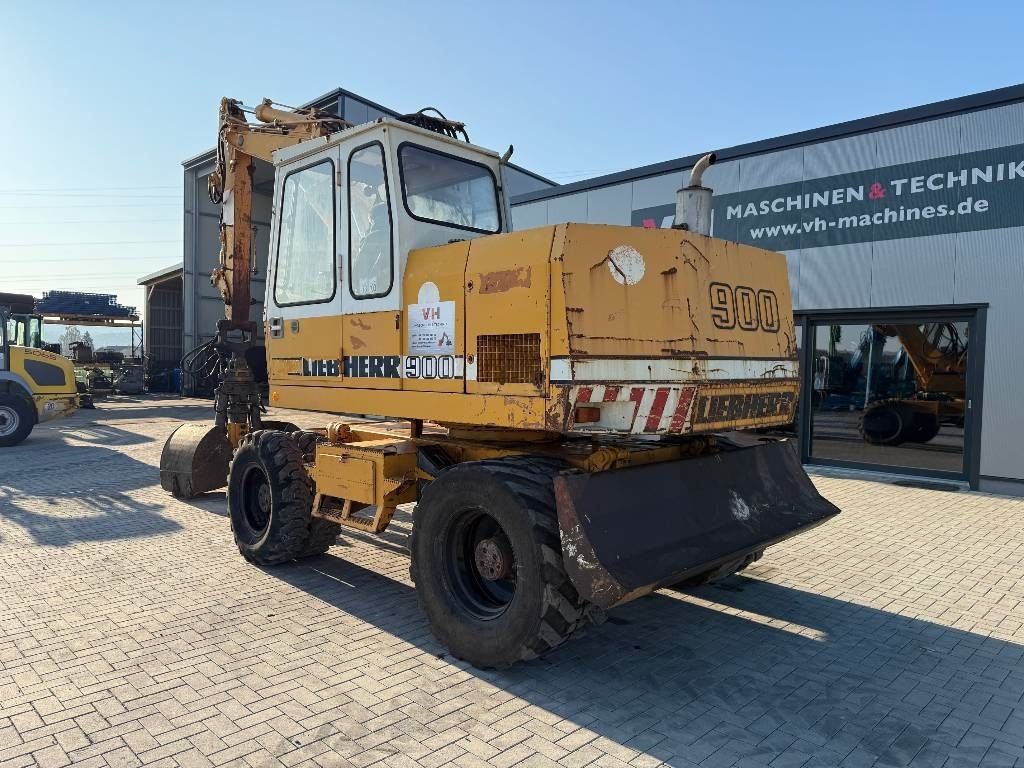 1992 Liebherr A900C Wheel Excavator