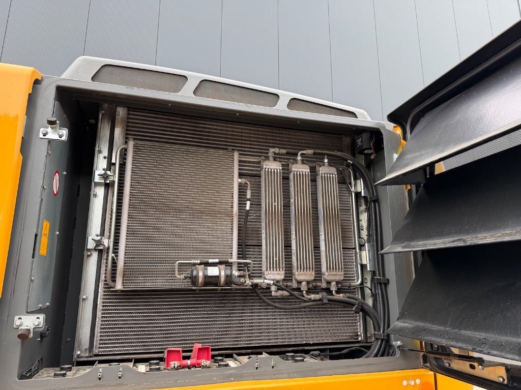 2022 Liebherr LH40 M Material Handler