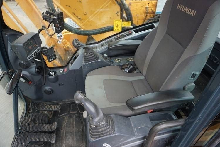 2015 Hyundai R260LC-9A Crawler Excavator