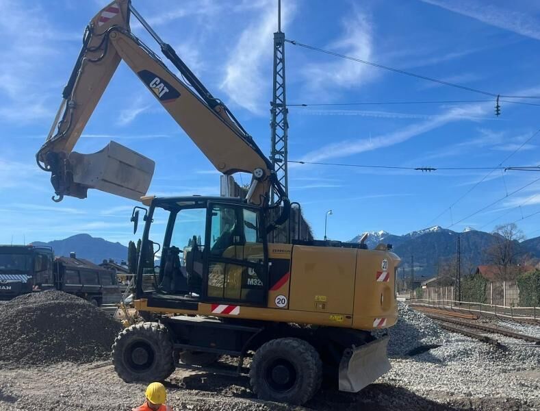 2015 Caterpillar M320F Wheel Excavator