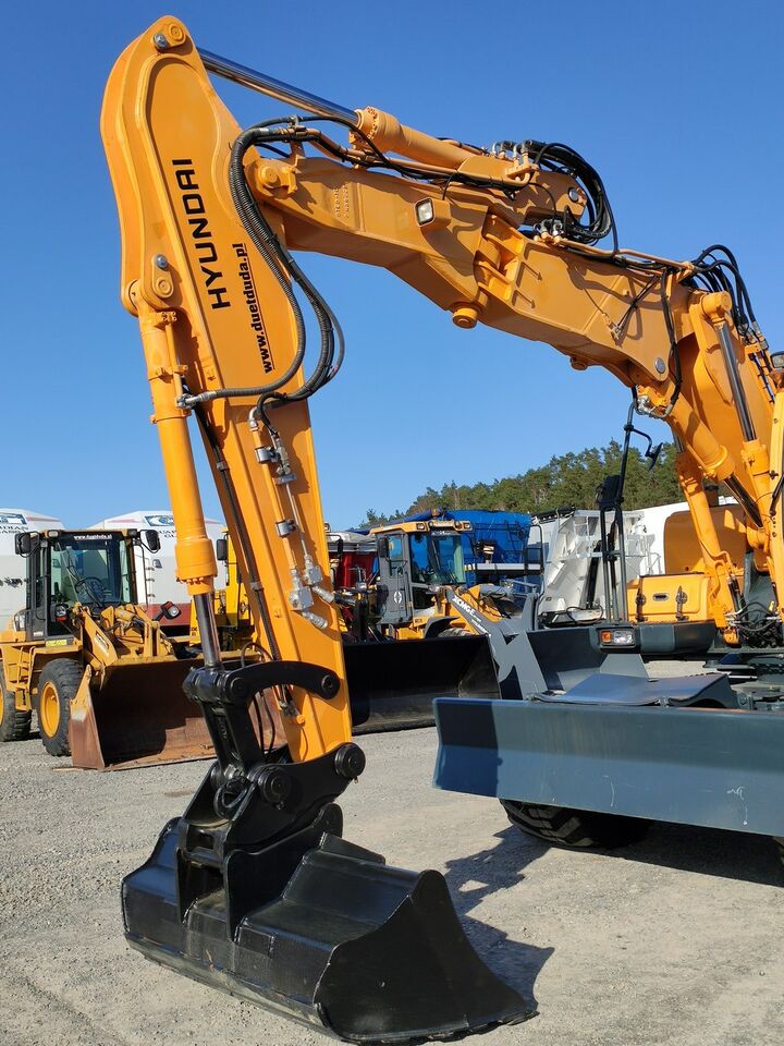 2014 Hyundai R140W-9 Wheel Excavator
