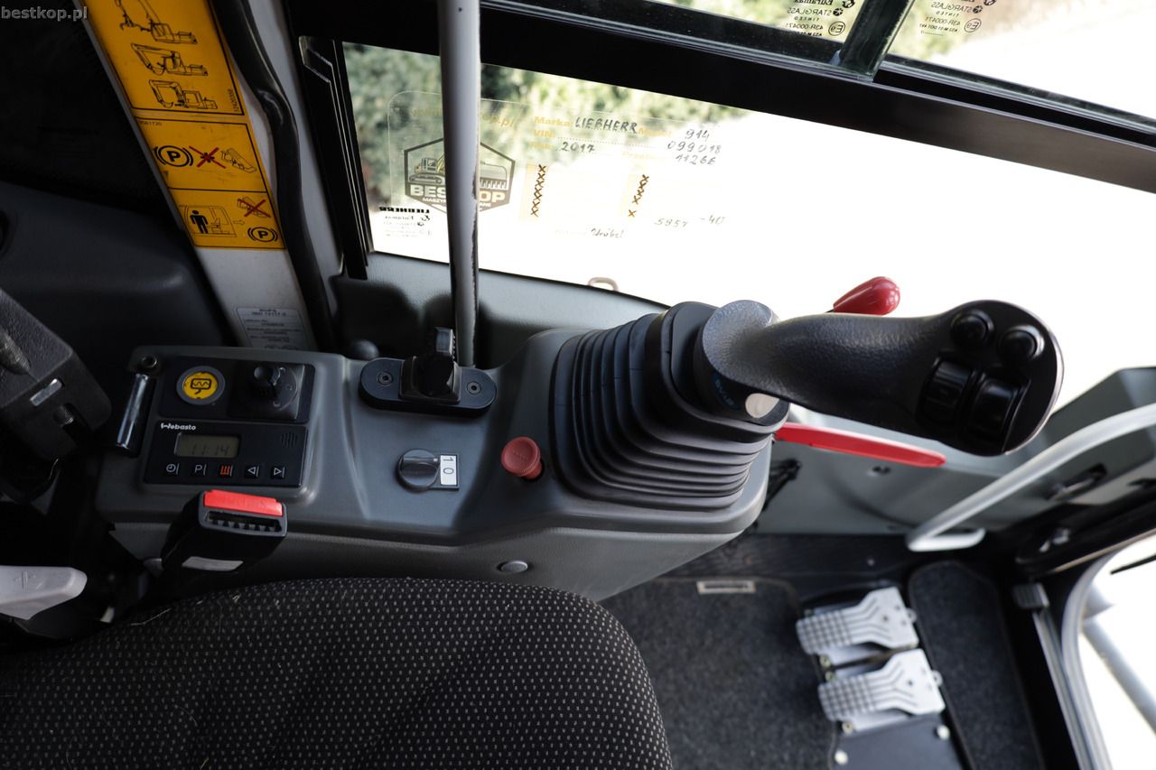 2017 Liebherr A914 LITRONIC Wheel Excavator