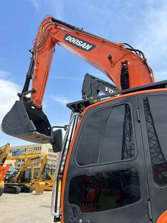 2020 Doosan DX300 Crawler Excavator