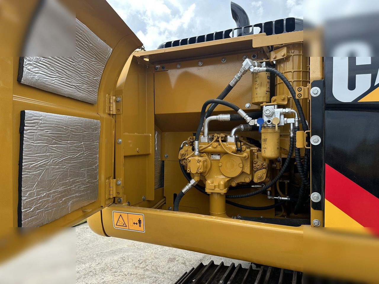 2022 Caterpillar 320D Crawler Excavator